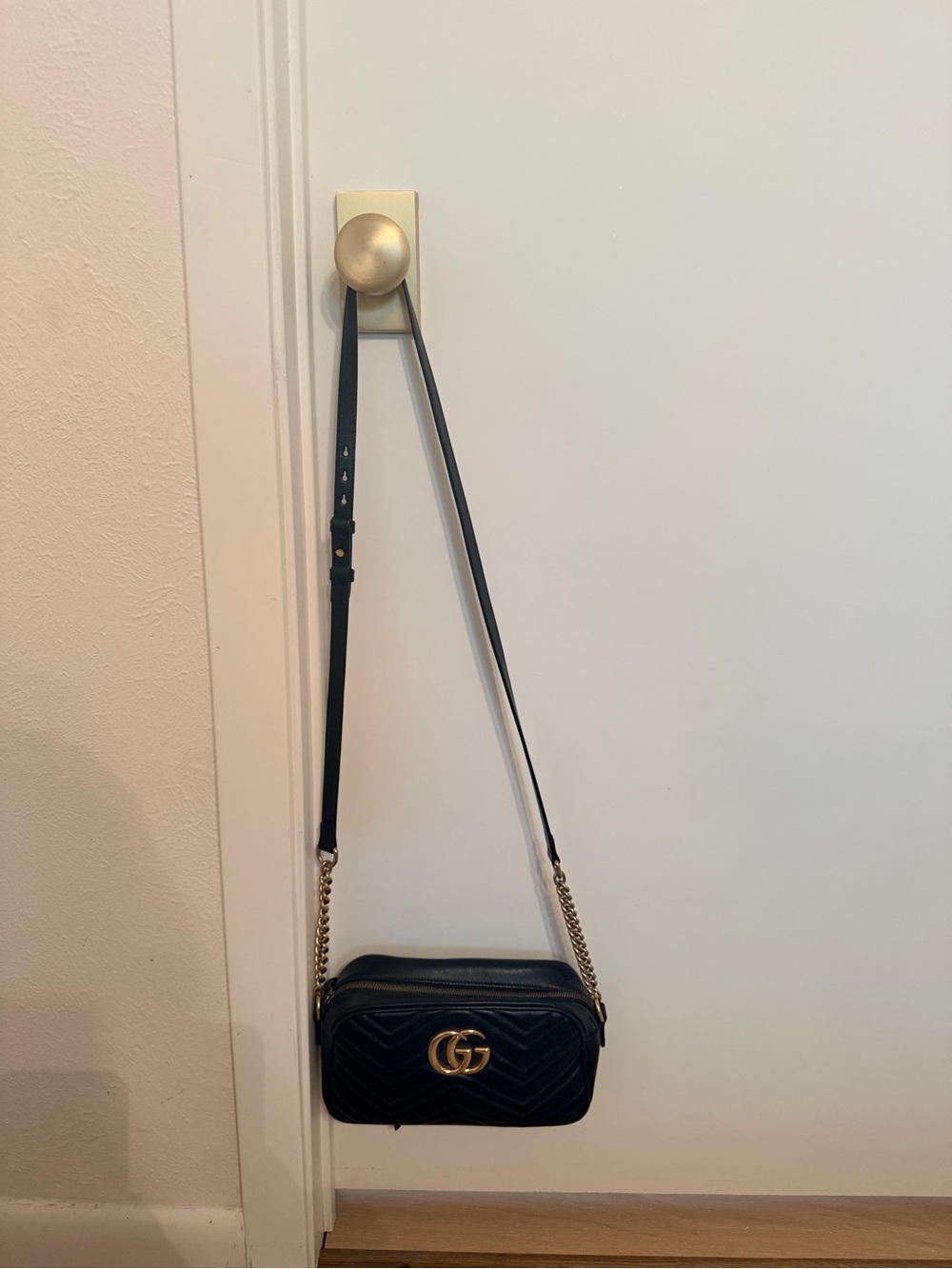 Gucci GG Marmont Small Black Leather Shoulder Bag - Picture 7 of 11